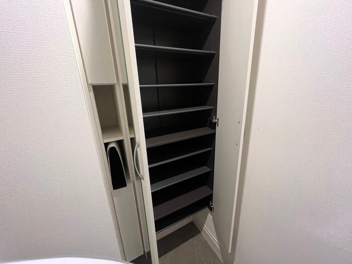 物件内観写真17　(靴箱)