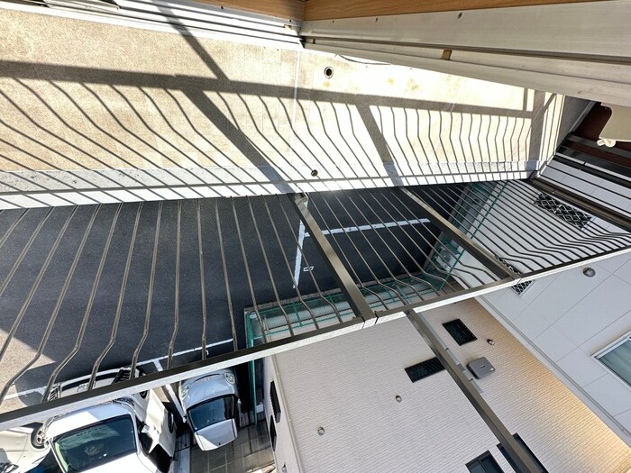 物件内観写真16　(洗濯機置場)