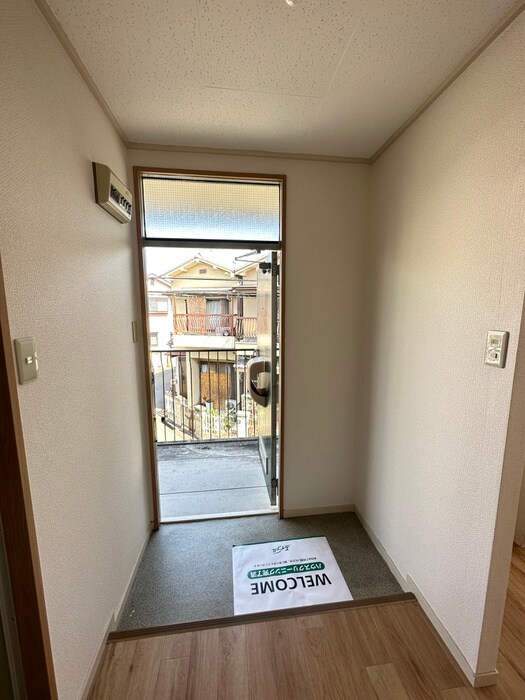 物件内観写真17　(玄関)