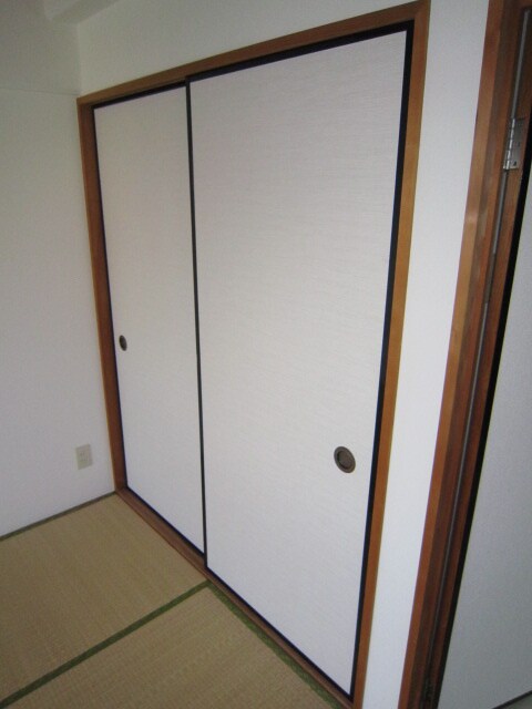 物件内観写真16　(収納)