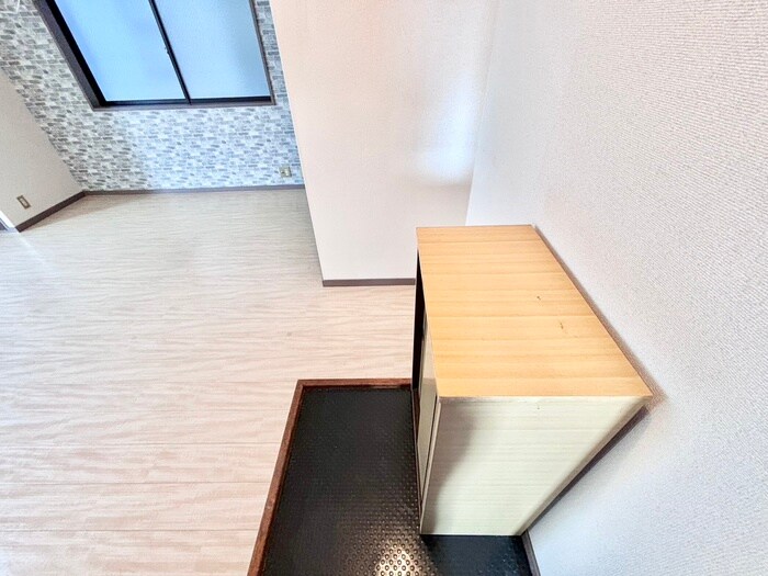 物件内観写真18　(玄関)