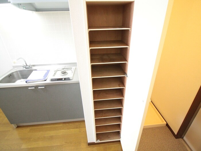 物件内観写真8　(靴箱)