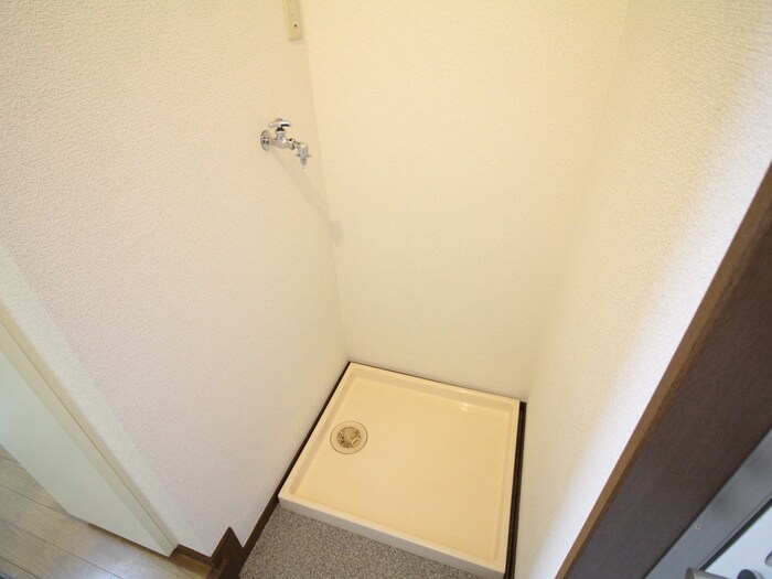 物件内観写真12　(洗濯機置場)