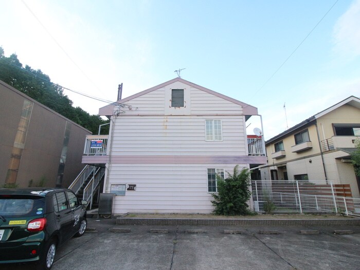 ヴィレッジ岩倉の物件外観写真