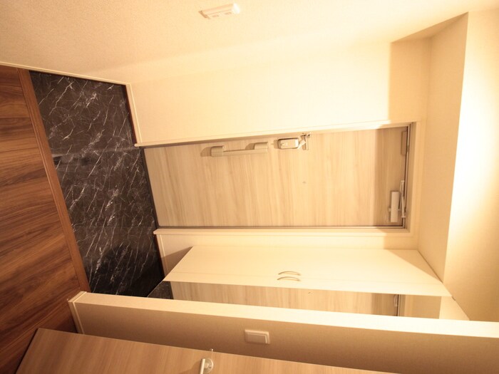 物件内観写真7　(玄関)