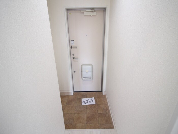 物件内観写真11　(玄関)
