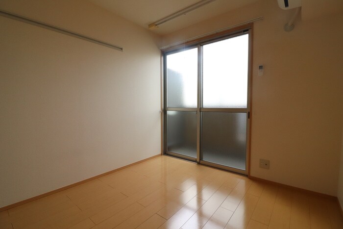 物件内観写真5　(居室)