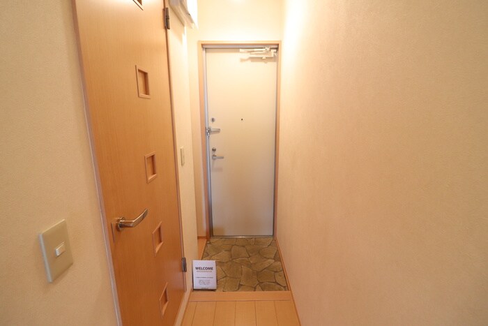 物件内観写真12　(玄関)