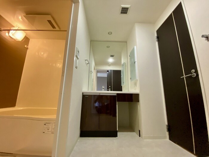 物件内観写真11　(洗面)