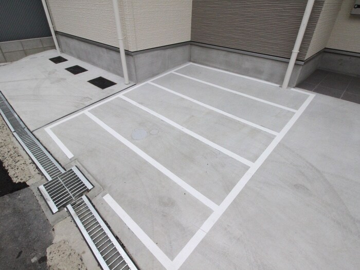 物件外観写真3　(駐輪場)