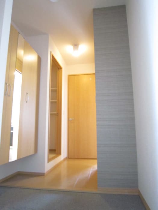 物件内観写真17　(玄関)