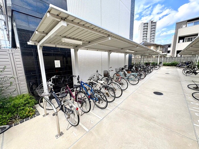 物件外観写真4　(駐輪場)