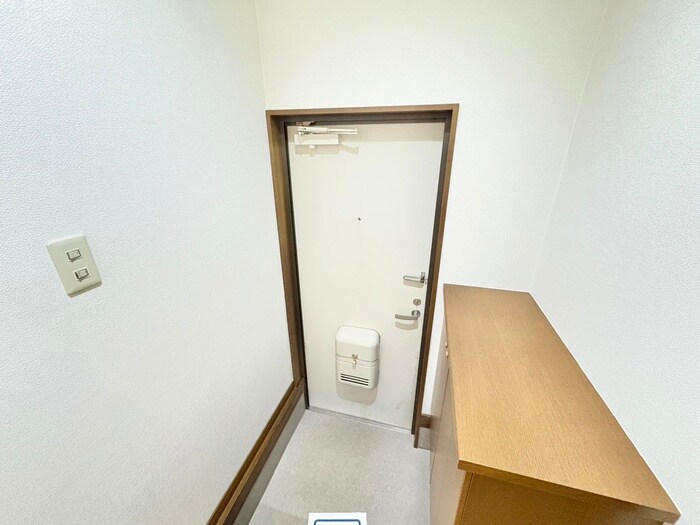 物件内観写真14　(玄関)