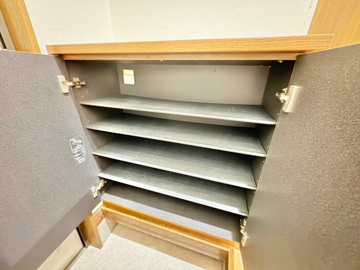 物件内観写真15　(靴箱)