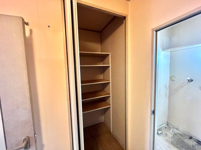物件内観写真12　(収納)