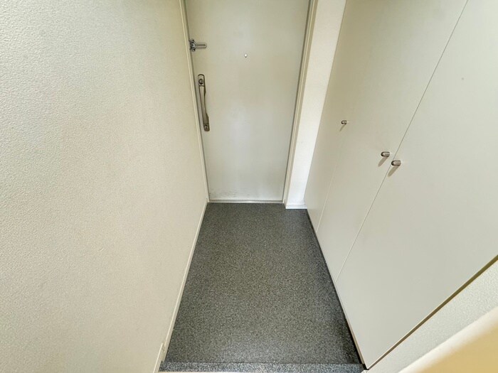 物件内観写真15　(玄関)