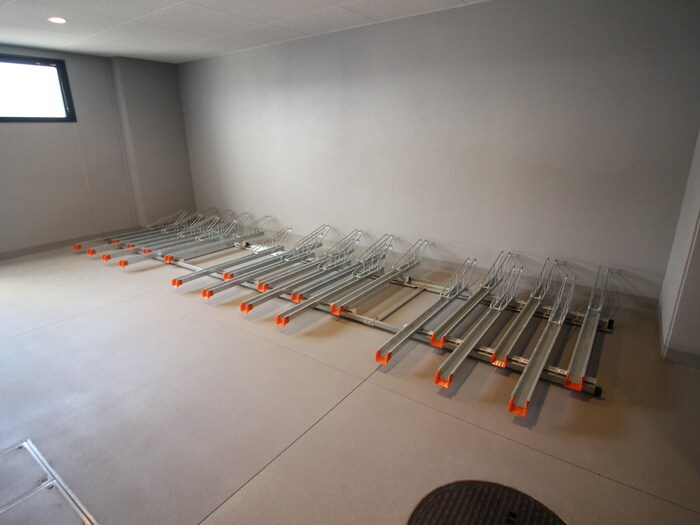 物件外観写真4　(駐輪場)