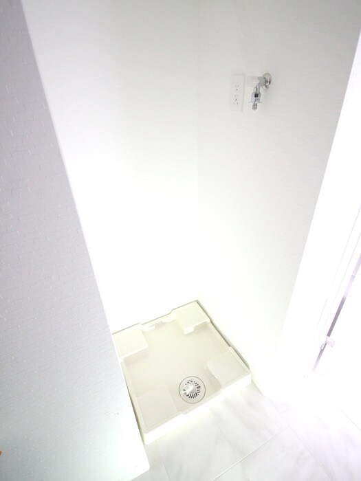 物件内観写真11　(洗濯機置場)