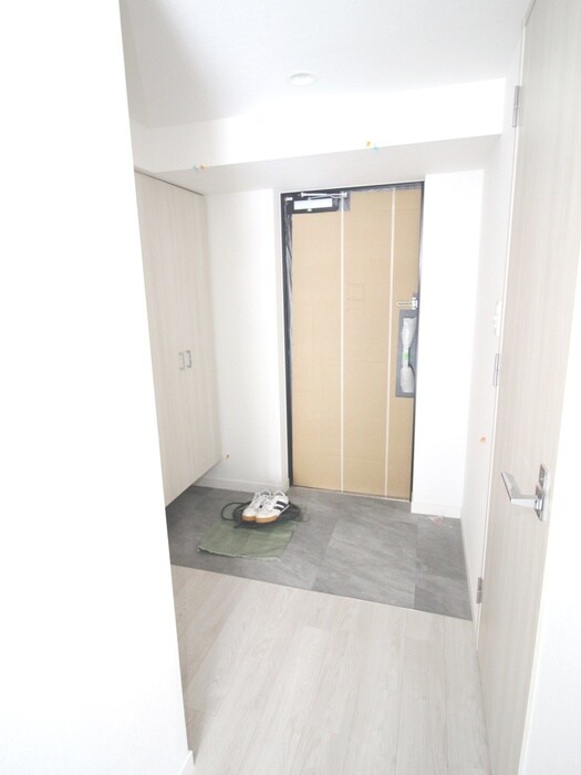 物件内観写真16　(玄関)
