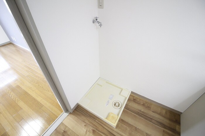 物件内観写真15　(洗濯機置場)