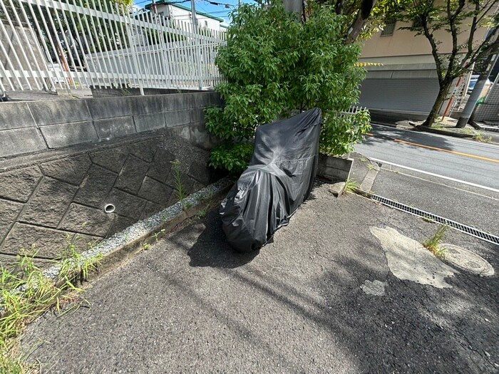物件外観写真3　(駐輪場)