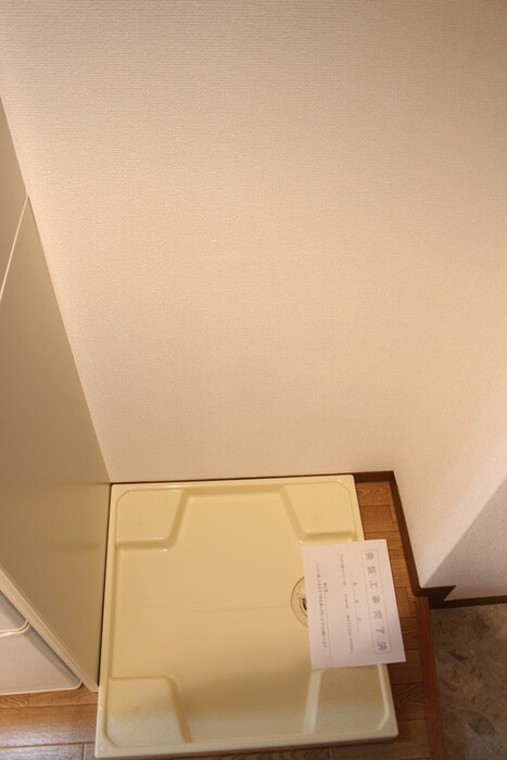 物件内観写真14　(洗濯機置場)