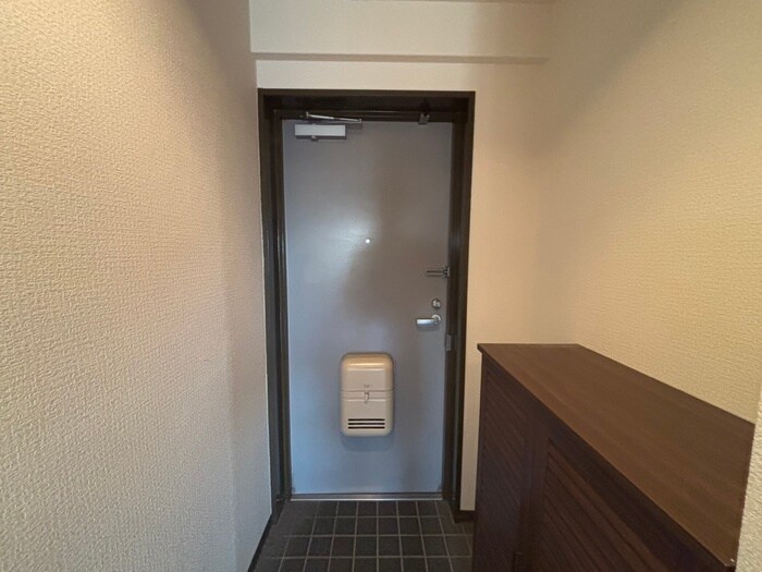 物件内観写真16　(玄関)