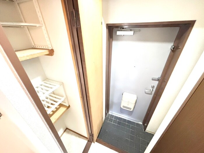 物件内観写真17　(玄関)
