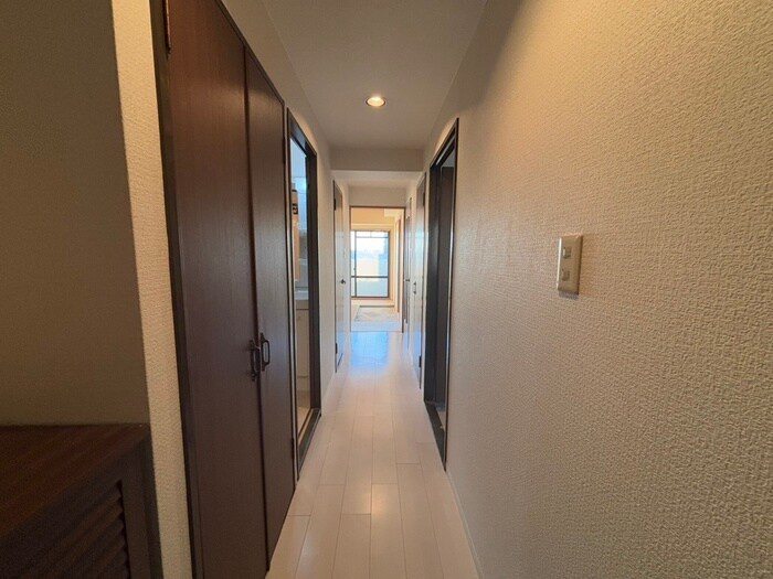 物件内観写真17　(廊下)