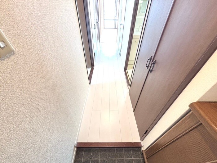 物件内観写真17　(廊下)
