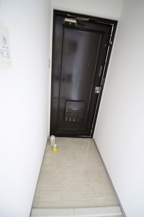 物件内観写真9　(玄関)