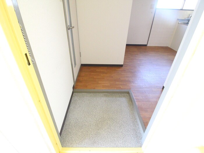 物件内観写真14　(玄関)