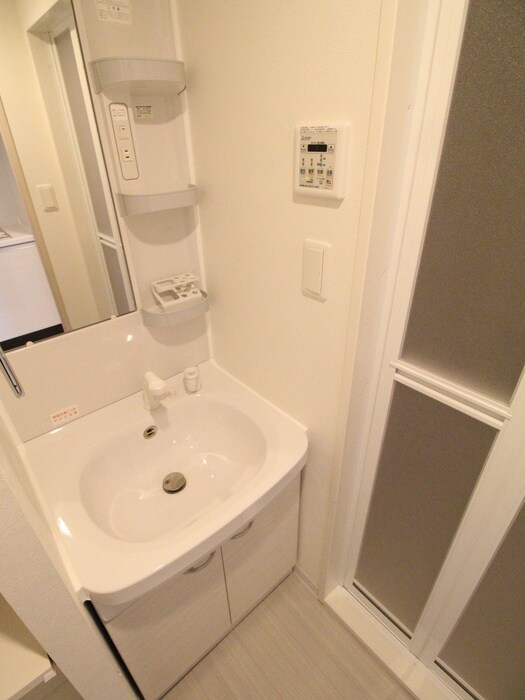 物件内観写真15　(洗面)