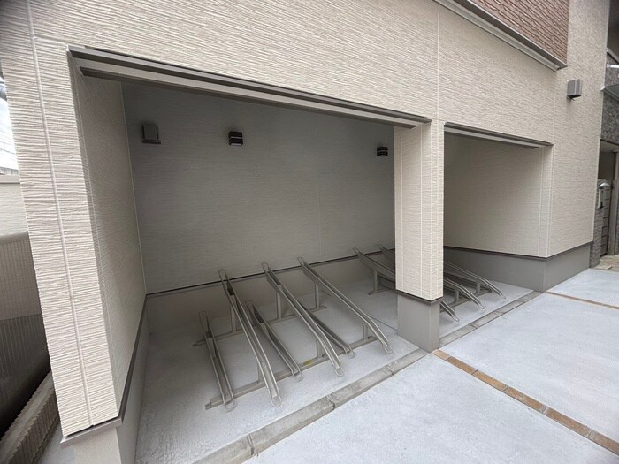 物件外観写真5　(駐輪場)