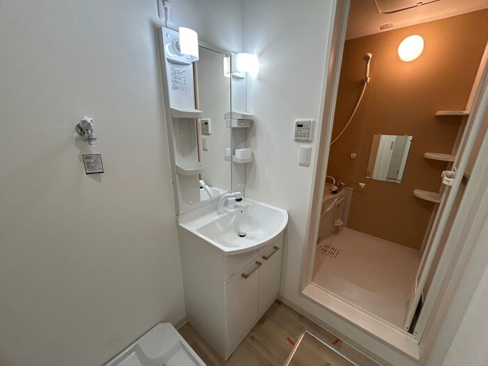 物件内観写真11　(洗面)