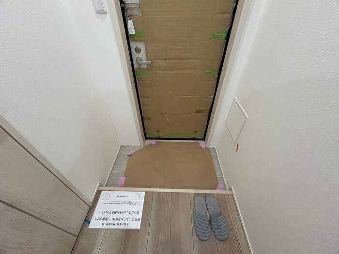 物件内観写真13　(玄関)