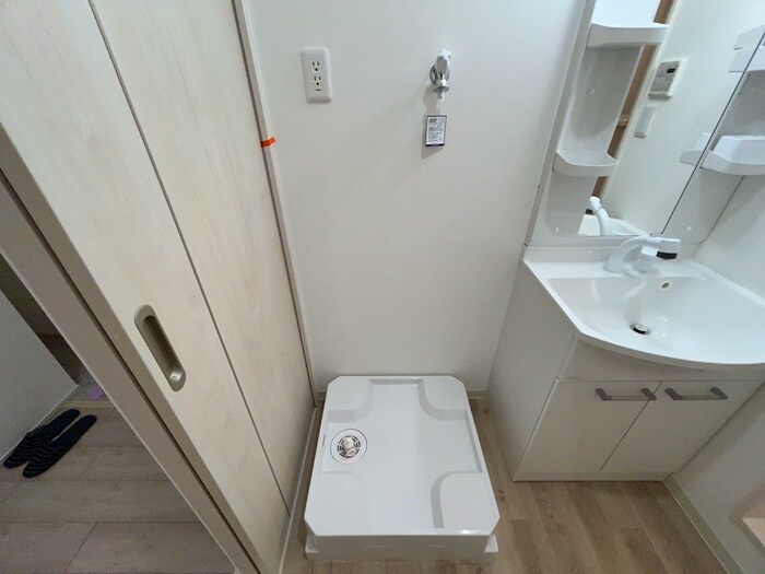 物件内観写真16　(洗濯機置場)