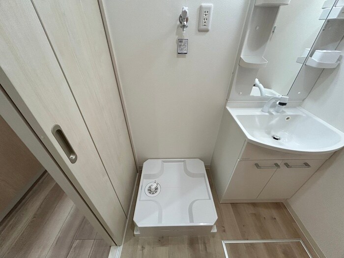 物件内観写真16　(洗濯機置場)