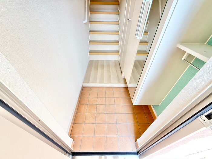 物件内観写真17　(玄関)