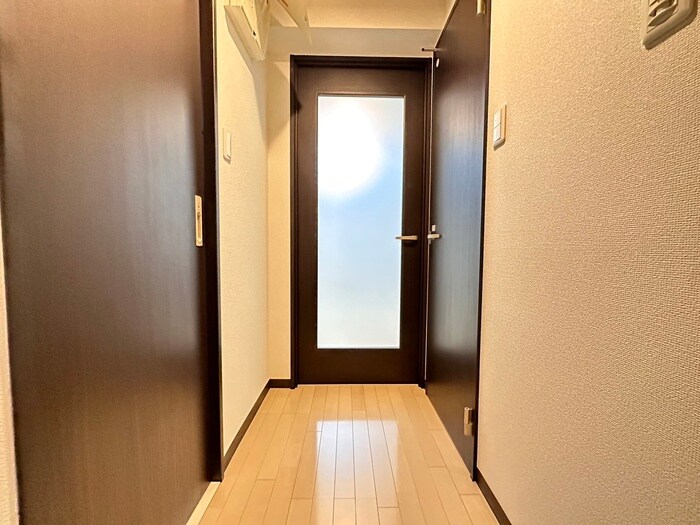 物件内観写真10　(玄関)
