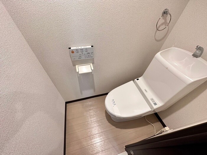 物件内観写真15　(トイレ)