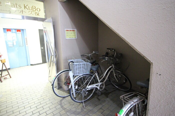 物件外観写真2　(駐輪場)