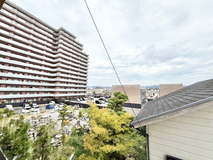 物件内観写真22　(室内からの展望)