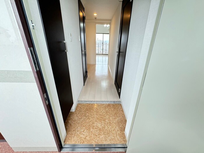 物件内観写真14　(玄関)