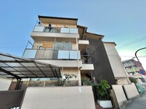 村路マンションの外観写真