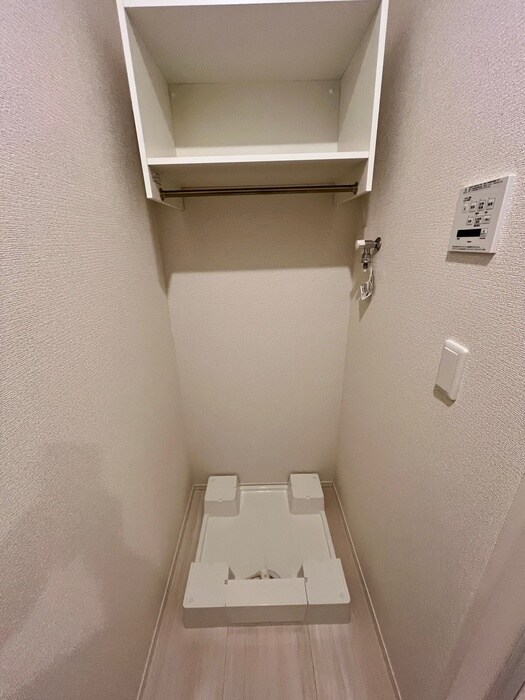 物件内観写真13　(洗濯機置場)