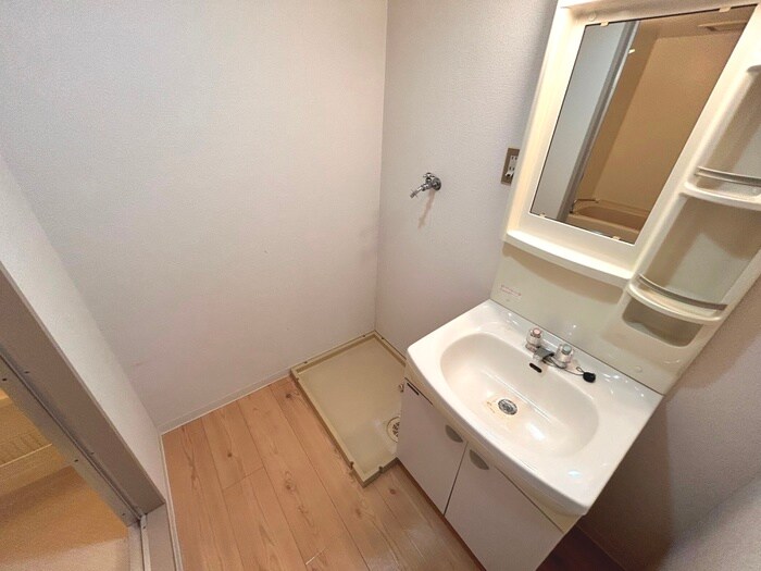 物件内観写真15　(洗濯機置場)