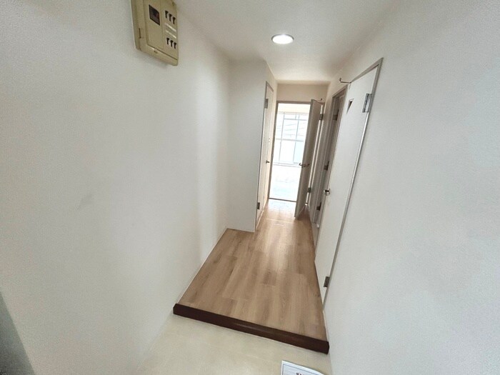 物件内観写真17　(玄関)