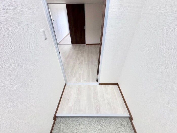 物件内観写真17　(玄関)