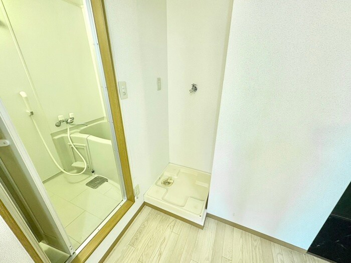 物件内観写真11　(洗濯機置場)